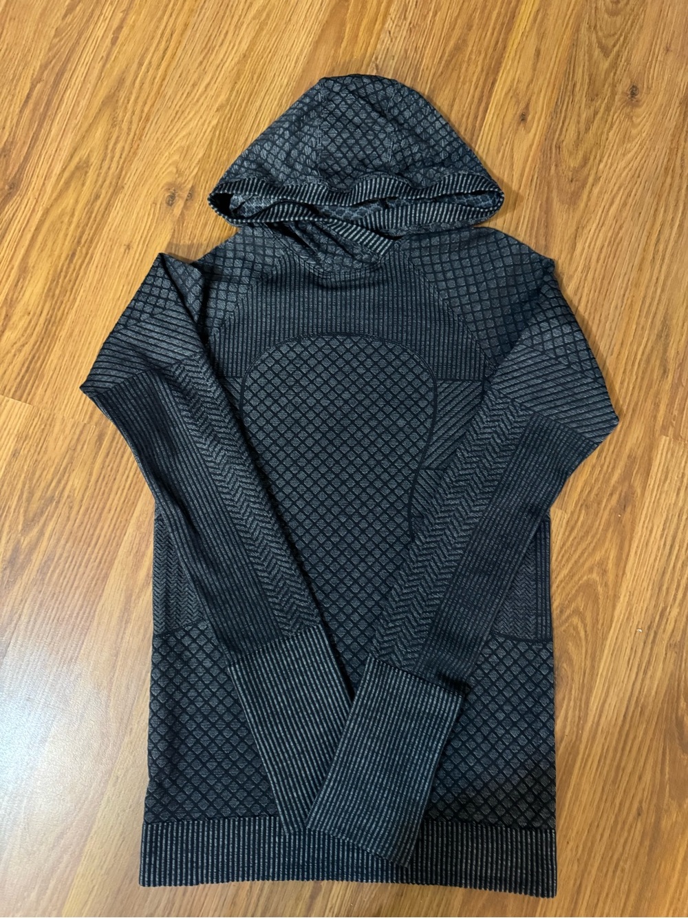 Lululemon Rest Less Hoodie Women's Size 4 Gray/Black Textured Seamless